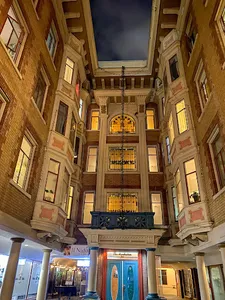 CAFE IL NIDO - Italian restaurant in Downtown Vancouver – fine dining dishes, interior photos, and ambiance.