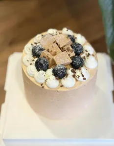 Azure Cafe - Dessert restaurant in Richmond – fine dining dishes, interior photos, and ambiance.