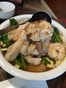 Grand Seasons Restaurant - Chinese restaurant in Coquitlam – fine dining dishes, interior photos, and ambiance.