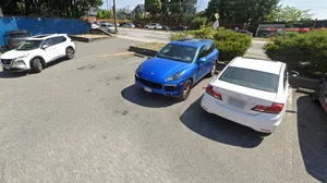 Hi Five Chicken East Broadway - Burger & Fried Chicken restaurant in Vancouver – fine dining dishes, interior photos, and ambiance.