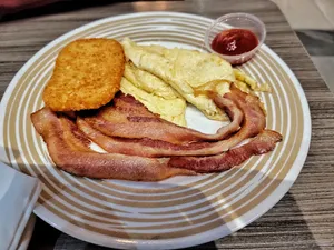 Happy Day Cafe Richmond - Taiwanese & HK Cafe restaurant in Richmond – fine dining dishes, interior photos, and ambiance.