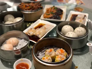 Jade Dynasty Restaurant Chinese restaurant in Downtown Vancouver – fine dining dishes, interior photos, and ambiance.