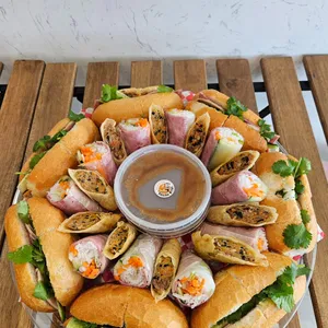 Saigon Bites Kingsway - South Asian restaurant in Burnaby – fine dining dishes, interior photos, and ambiance.