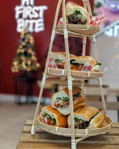 Saigon Bites Kingsway - South Asian restaurant in Burnaby – fine dining dishes, interior photos, and ambiance.