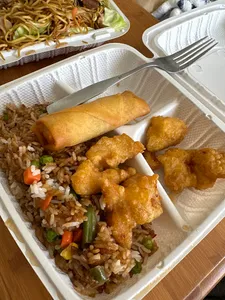 Famous wok - Chinese restaurant in Downtown Vancouver – fine dining dishes, interior photos, and ambiance.