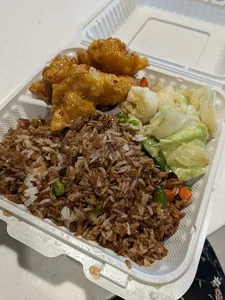 Famous wok - Chinese restaurant in Downtown Vancouver – fine dining dishes, interior photos, and ambiance.