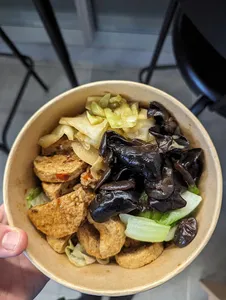 Dragon Bowl Downtown - Chinese restaurant – fine dining dishes, interior photos, and ambiance.