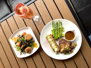 B House Restaurant - Global restaurant in Vancouver – fine dining dishes, interior photos, and ambiance.