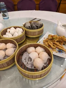 Haiyi Seafood Restaurant - Dim Sum restaurant in Vancouver – fine dining dishes, interior photos, and ambiance.