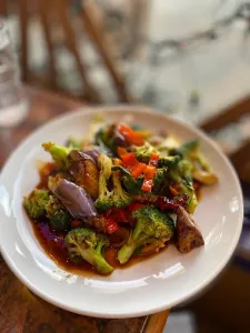 Papaya Hut Restaurant - Thai restaurant in Downtown Vancouver – fine dining dishes, interior photos, and ambiance.