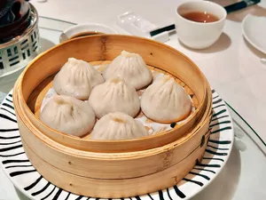 Osmanthus - Chinese restaurant in Richmond – fine dining dishes, interior photos, and ambiance.